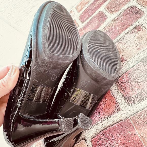 Women's Size 7 Black Faux Croc Skin 3.5" High Heel Slight Platform Classic Pumps - Picture 7 of 16